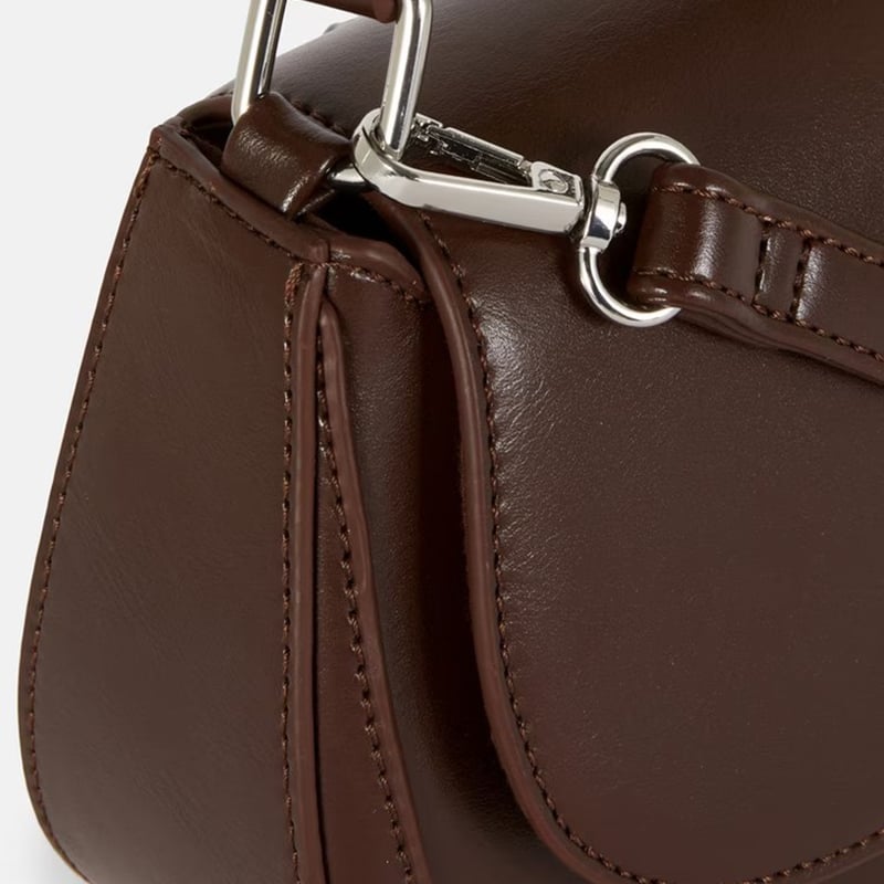 Front flap shoulder bag for women