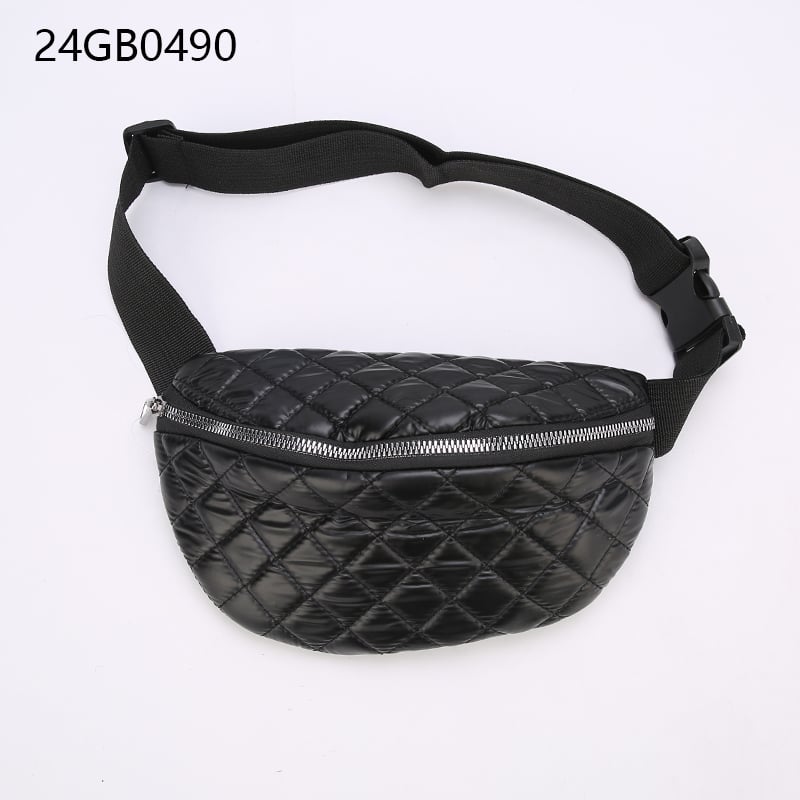 Waist bag with quilted design